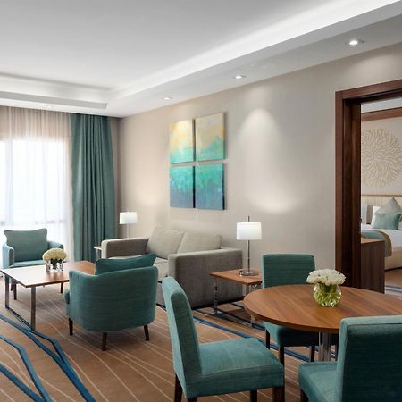Radisson Blu Hotel, Jeddah Al Salam Exterior photo Suite