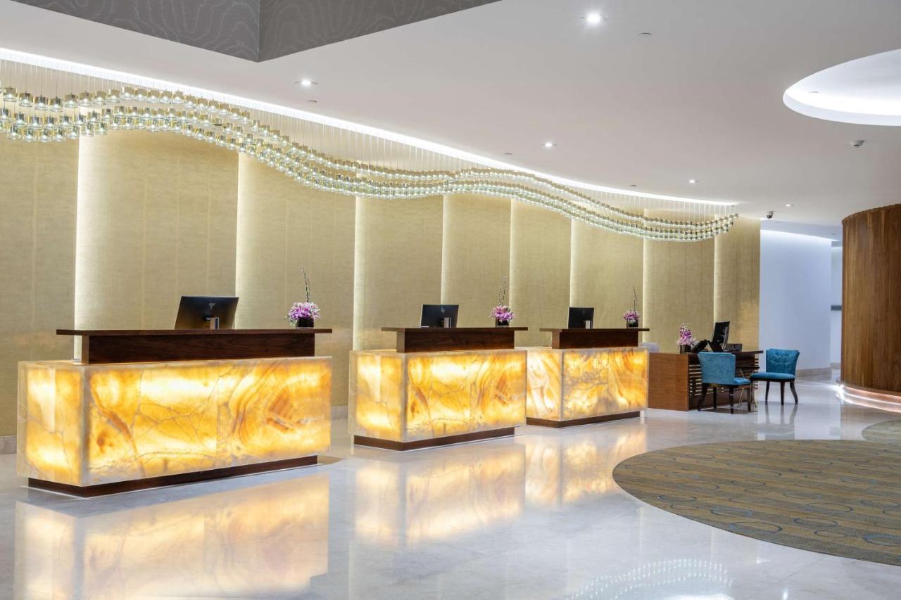 Radisson Blu Hotel, Jeddah Al Salam Exterior photo The lobby of the hotel