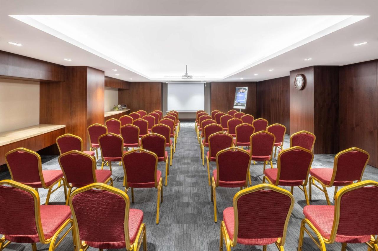 Radisson Blu Hotel, Jeddah Al Salam Exterior photo Meeting room