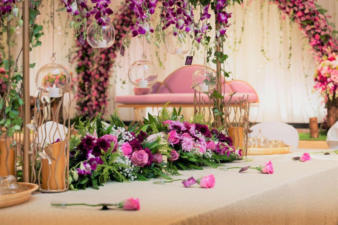 Radisson Blu Hotel, Jeddah Al Salam Exterior photo A traditional Malay wedding setting