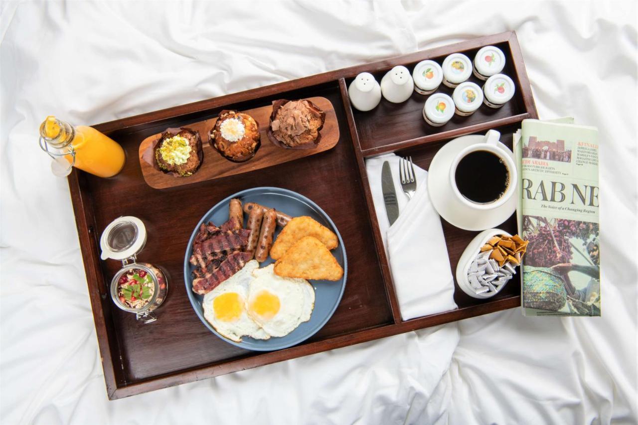 Radisson Blu Hotel, Jeddah Al Salam Exterior photo A breakfast tray