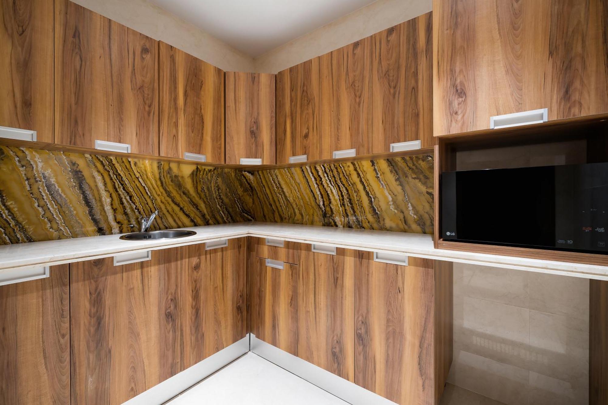Radisson Blu Hotel, Jeddah Al Salam Exterior photo A kitchen with a built-in television
