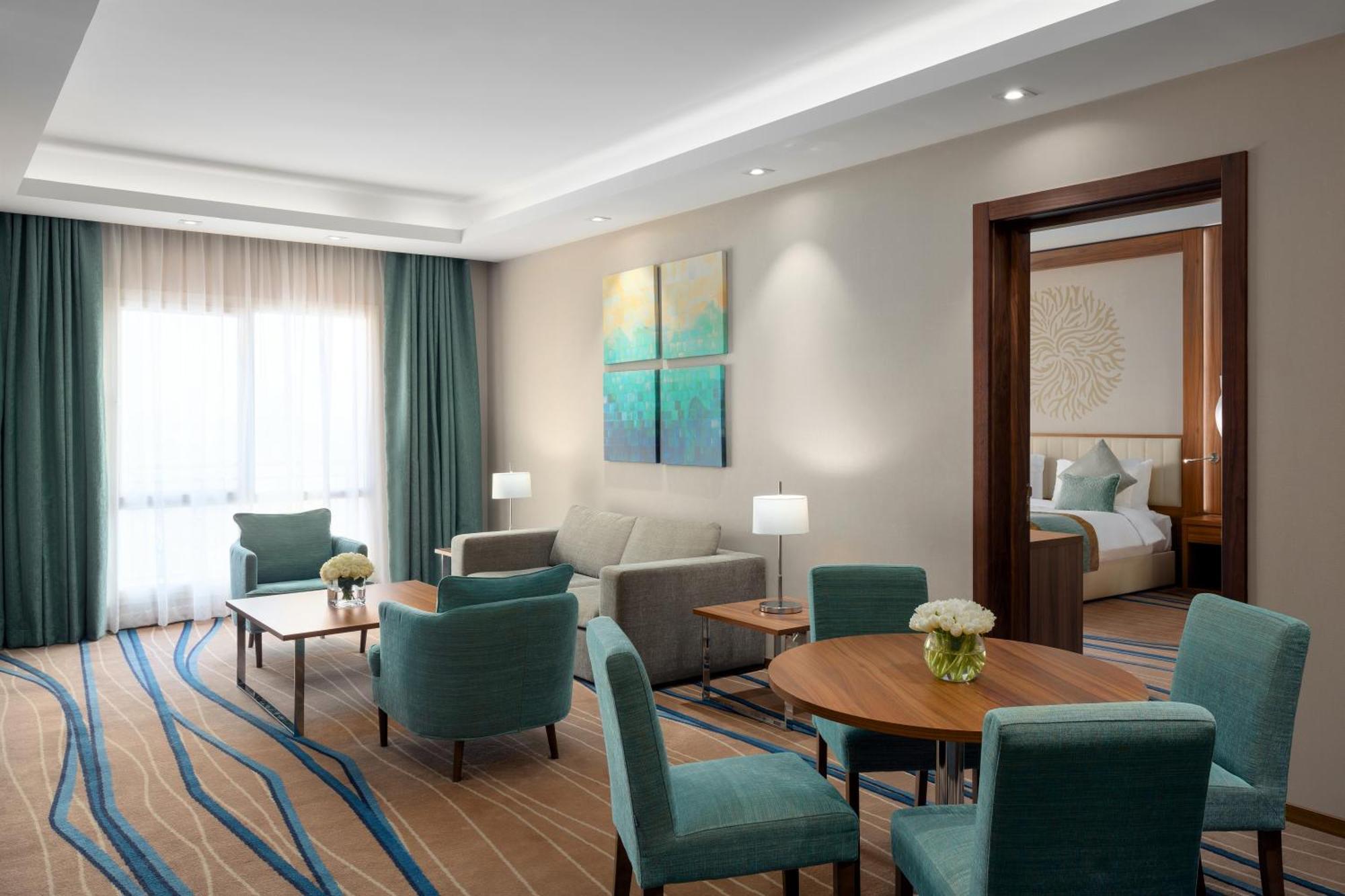 Radisson Blu Hotel, Jeddah Al Salam Exterior photo Suite