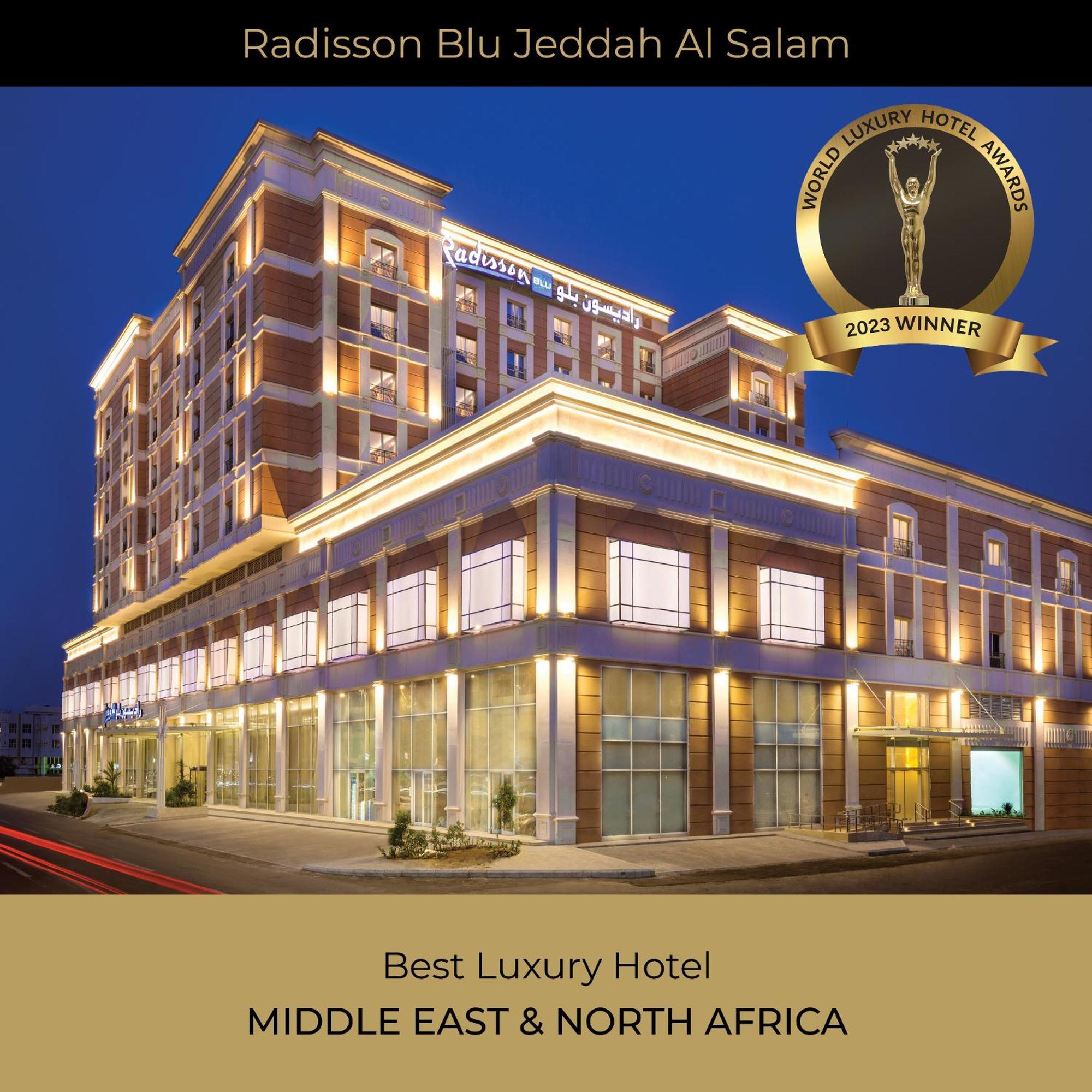 Radisson Blu Hotel, Jeddah Al Salam Exterior photo The hotel in 2013