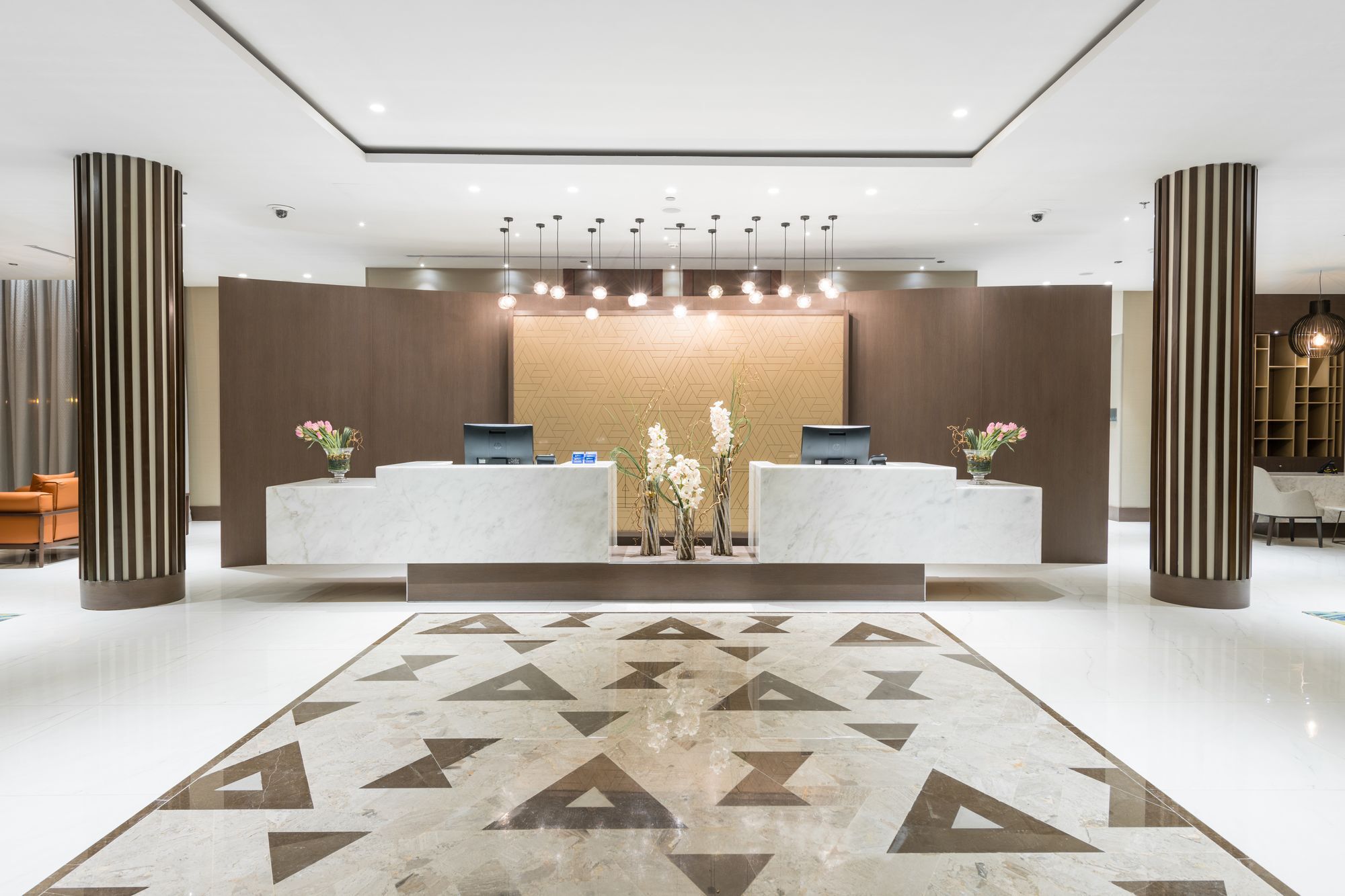 Radisson Blu Hotel, Jeddah Al Salam Exterior photo The lobby of the hotel
